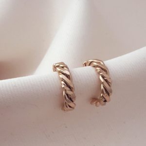 Small Double Twist Hoops