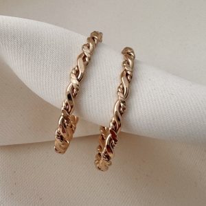 Large Double Twist Hoops